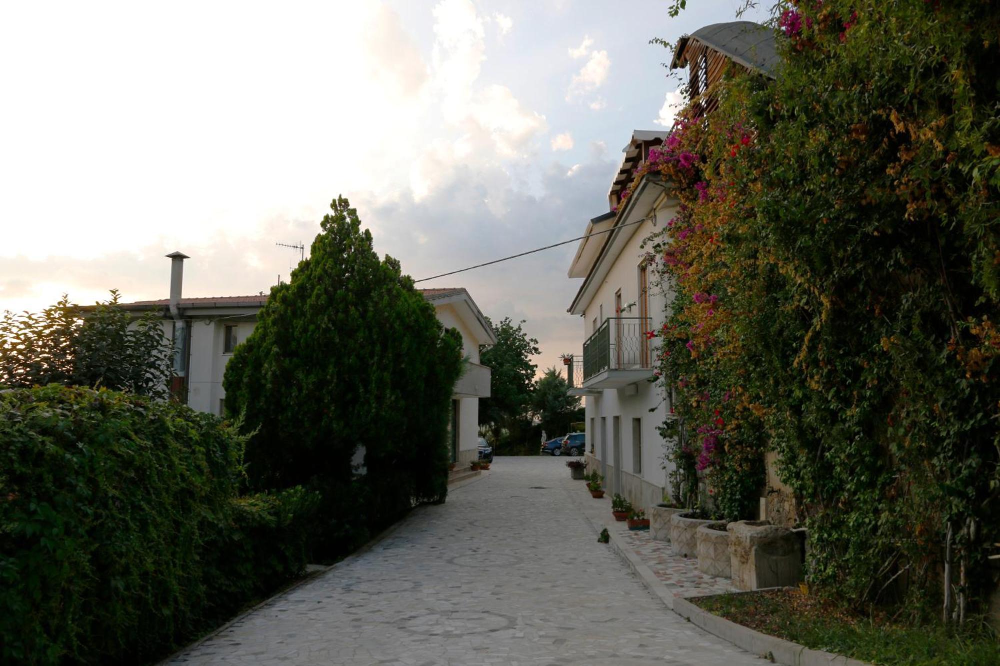 Residenza Giancesare Family Apartments Paestum Bagian luar foto