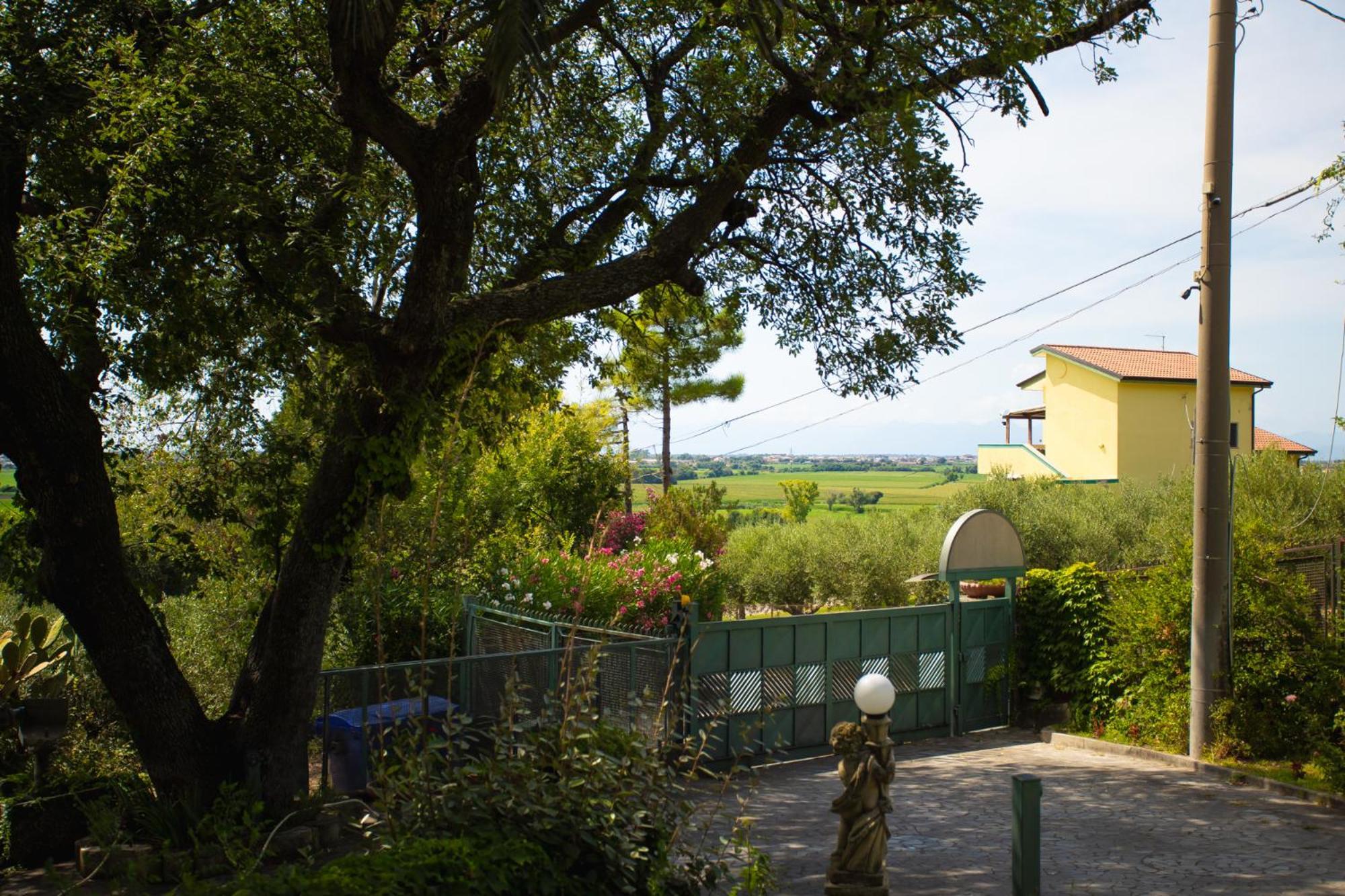 Residenza Giancesare Family Apartments Paestum Bagian luar foto