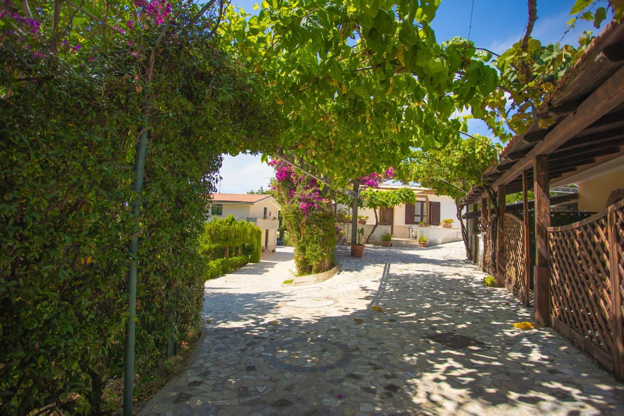 Residenza Giancesare Family Apartments Paestum Bagian luar foto