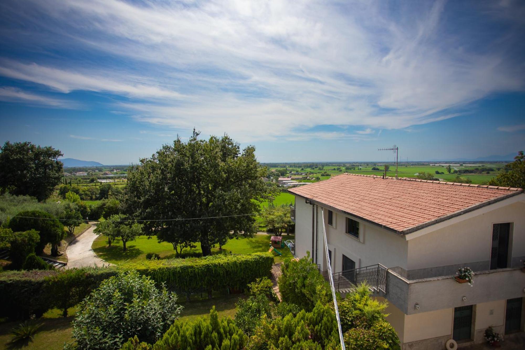 Residenza Giancesare Family Apartments Paestum Bagian luar foto