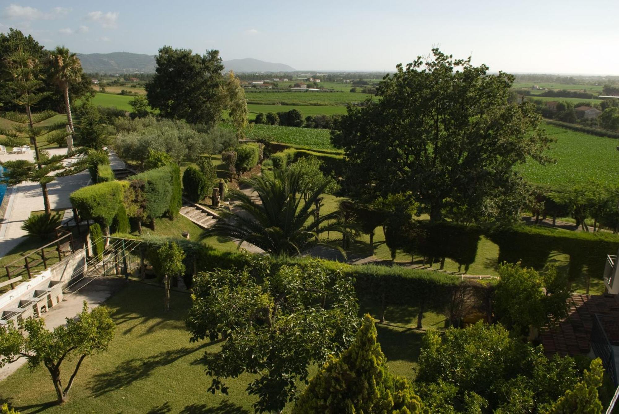 Residenza Giancesare Family Apartments Paestum Bagian luar foto